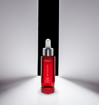 2000x900 0000 Revitalift GlycolicSerum Opt