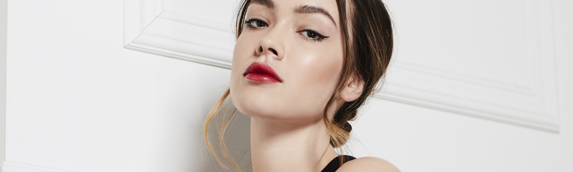 French Girls Must Wear Makeup