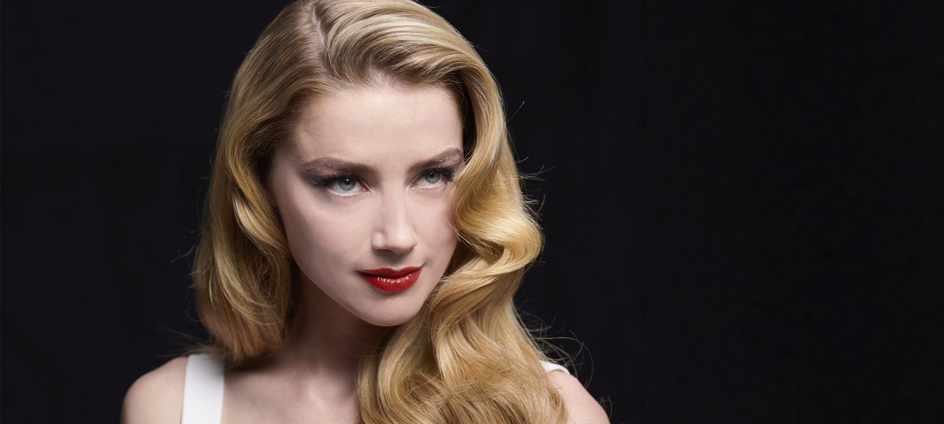 How To Recreate This Classic 1940s Glam Look