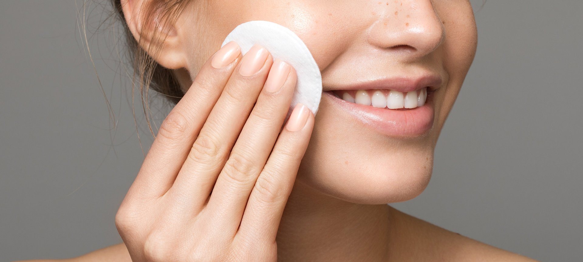 How to Prep your Skin Before Applying Make-up - L'Oréal Paris