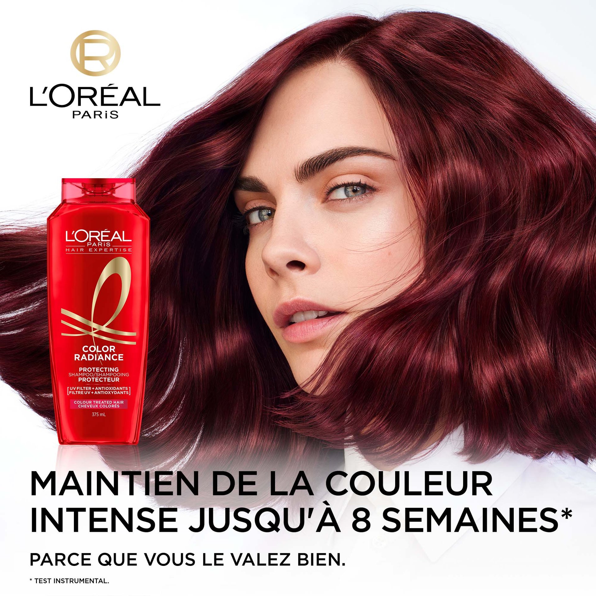 1 bouteille de shampoing color radiance avec cara devigne avec une coloration rouge