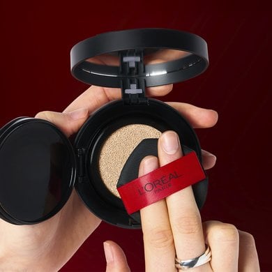 260316 Oap Infaillible Cushion Foundation 3 Pack In Hand 1360x1020 Dmi Website