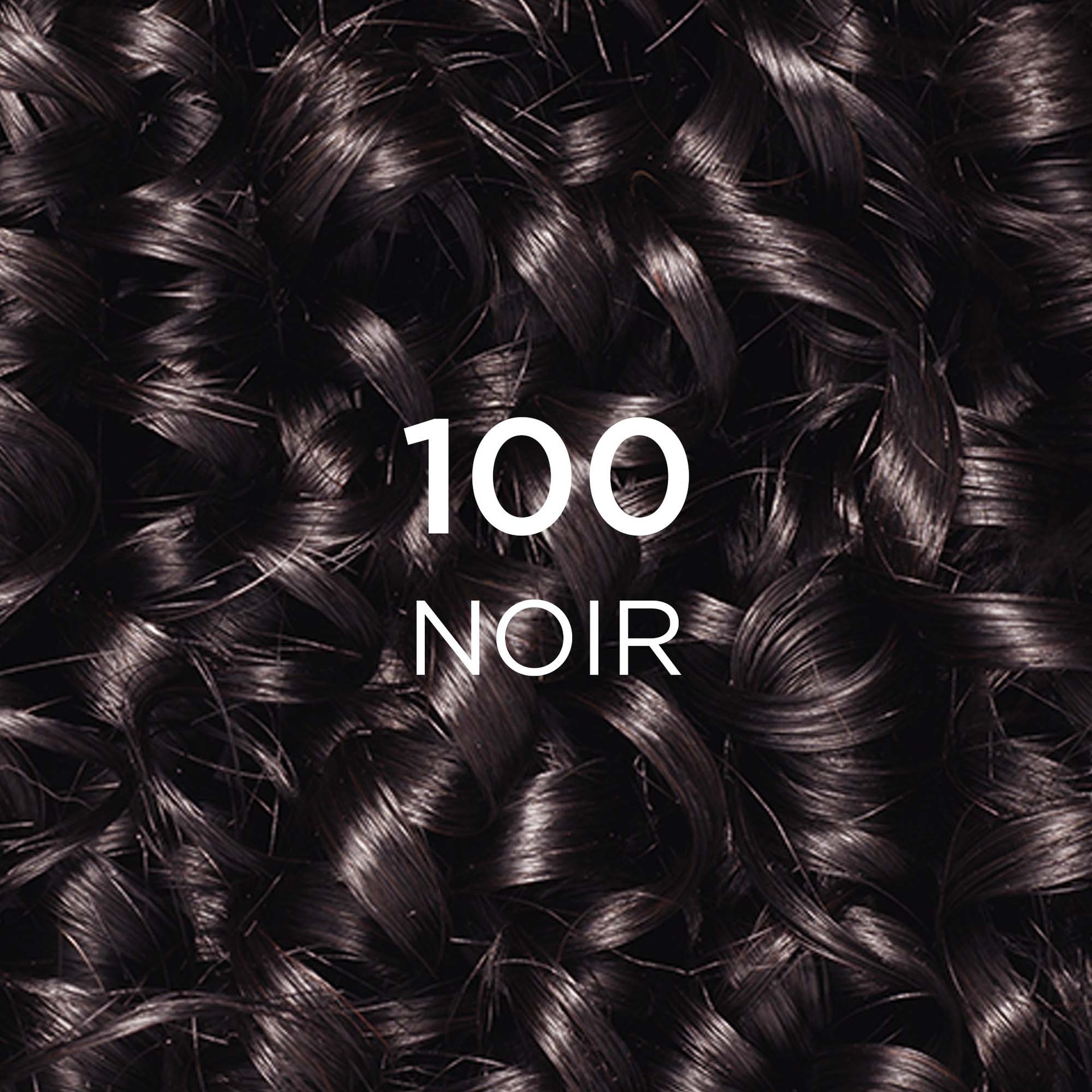 Un gros plan de cheveux noirs luxueux et ondulés, avec le texte '100 NOIR' superposé en blanc.