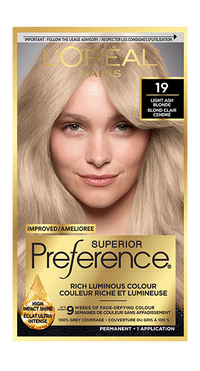 1 Box of Superior Preference 19 Light Ash Blonde