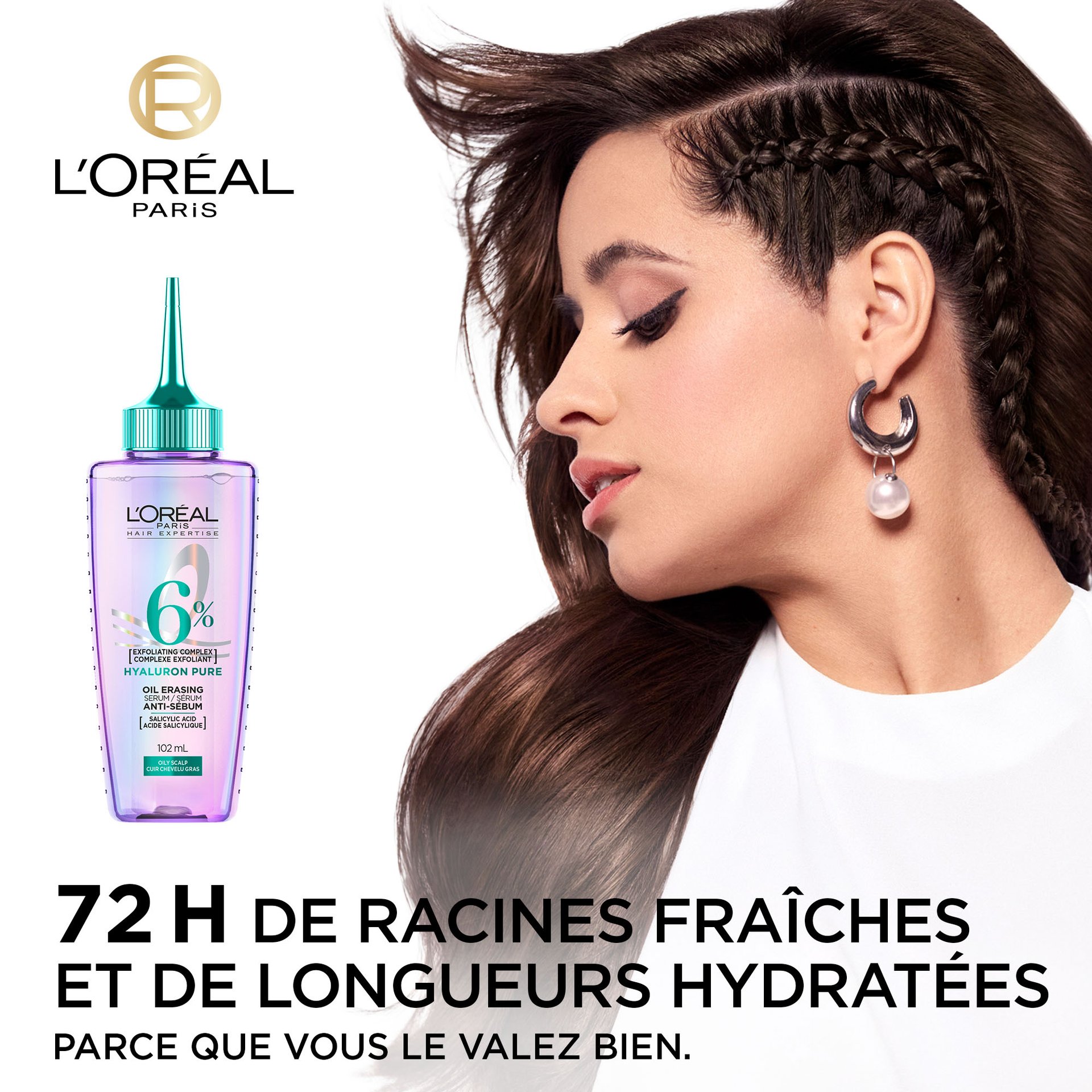 Une femme avec la racine des cheveux propres et des longueurs hydratés