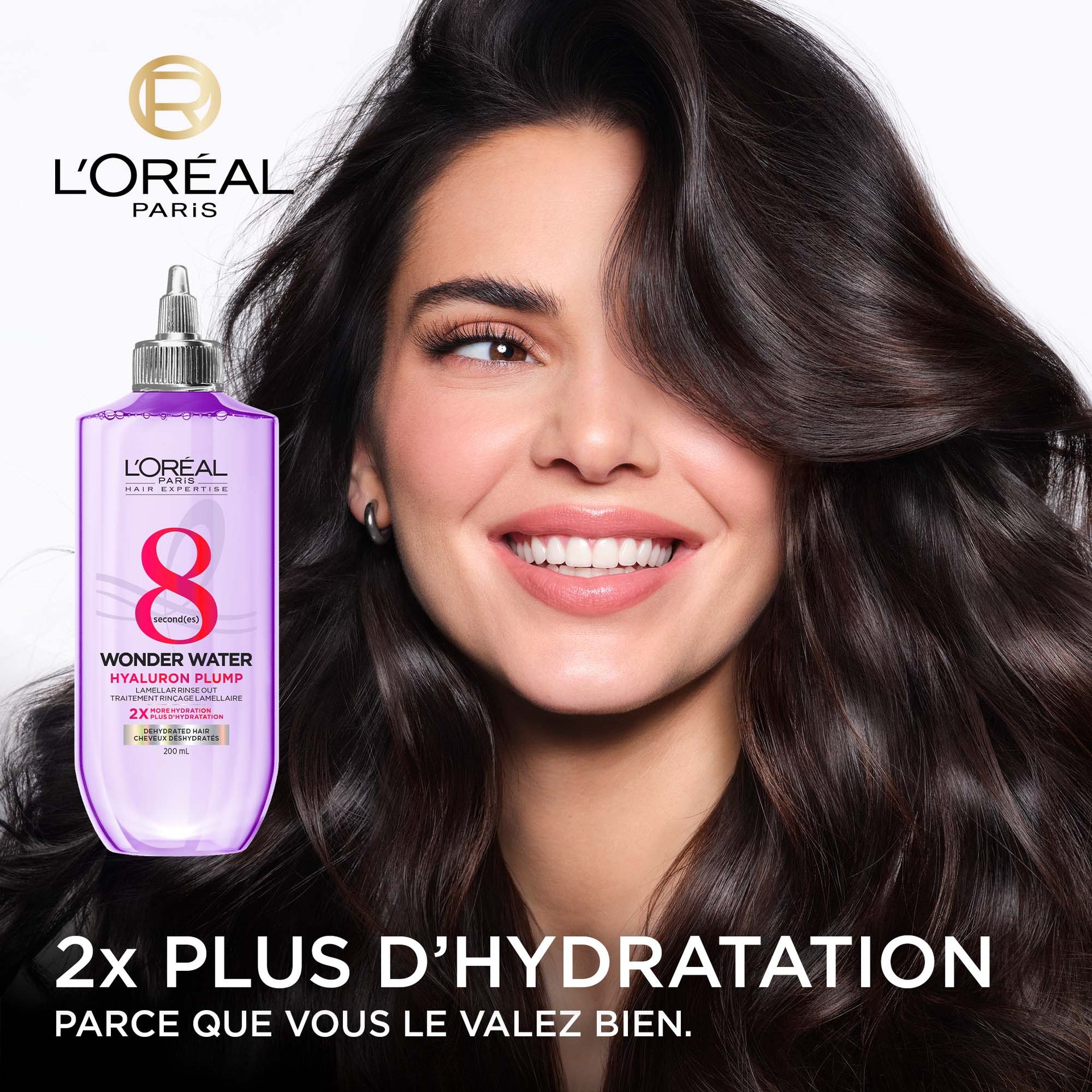 Kendall Jenner avec des cheveux hydratés et la wonder water hyaluron plump pour des cheveux 2x plus hydratés