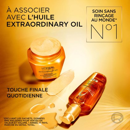 Gros plan du pot de masque doré ouvert à côté de la bouteille d'huile sans rinçage dorée inclinée sur fond doré chaud. Le texte indique : « Associer avec Extraordinary Oil, soin sans rinçage n° 1 mondial, pour une touche finale parfaite ».