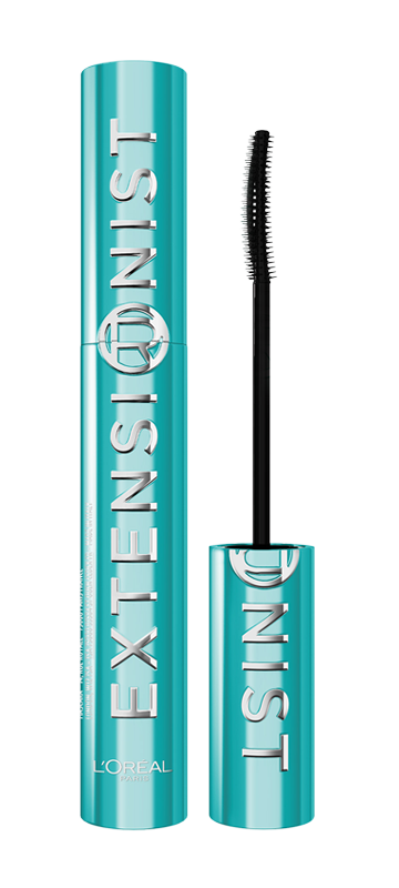 Une vue rapprochée d'un mascara L'Oréal Paris "Extensioinist" dans un élégant tube argenté. Le tube est posé à la verticale avec le nom de la marque "L'OREAL PARIS" en bas, "TELESCOPIC" sous le nom principal du produit, et "EXTENS IONIST" écrit verticalement dans une police argentée et métallique. À sa droite, le même tube de mascara est montré ouvert, révélant une brosse de mascara noire et fine avec des picots délicats.