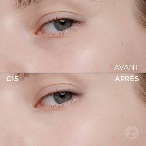 Image divisée montrant un comparatif avant et après de la zone sous l'œil gauche d'une personne à la peau claire. La section supérieure, étiquetée 'BEFORE' (Avant), présente une peau avec quelques légères rougeurs et imperfections. La section inférieure, étiquetée 'C15' et 'AFTER' (Après), montre la même zone des yeux avec une peau visiblement plus lisse, plus uniforme et éclaircie, suite à l'application d'un produit de maquillage. Un discret logo 'R' est visible en bas à droite de la partie 'APRÈS
